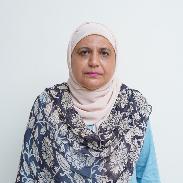 Dr. Amira Farooq